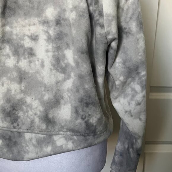 Old Navy Gray Tie Dye Cropped Long Sleeve Pullover Fleece Sweatshirt Size Small - Picture 12 of 12